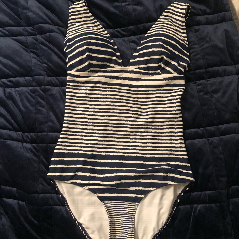 Vineyard Vines One Piece